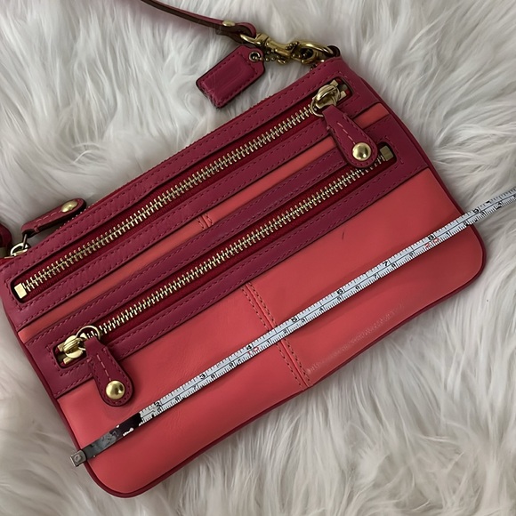 COACH WRISTLET/MULTI-ZIP BAG - Picture 3 of 13